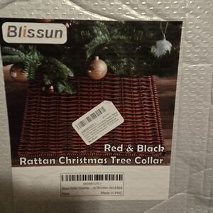Blissun Red & Black Rattan Christmas Tree Collar